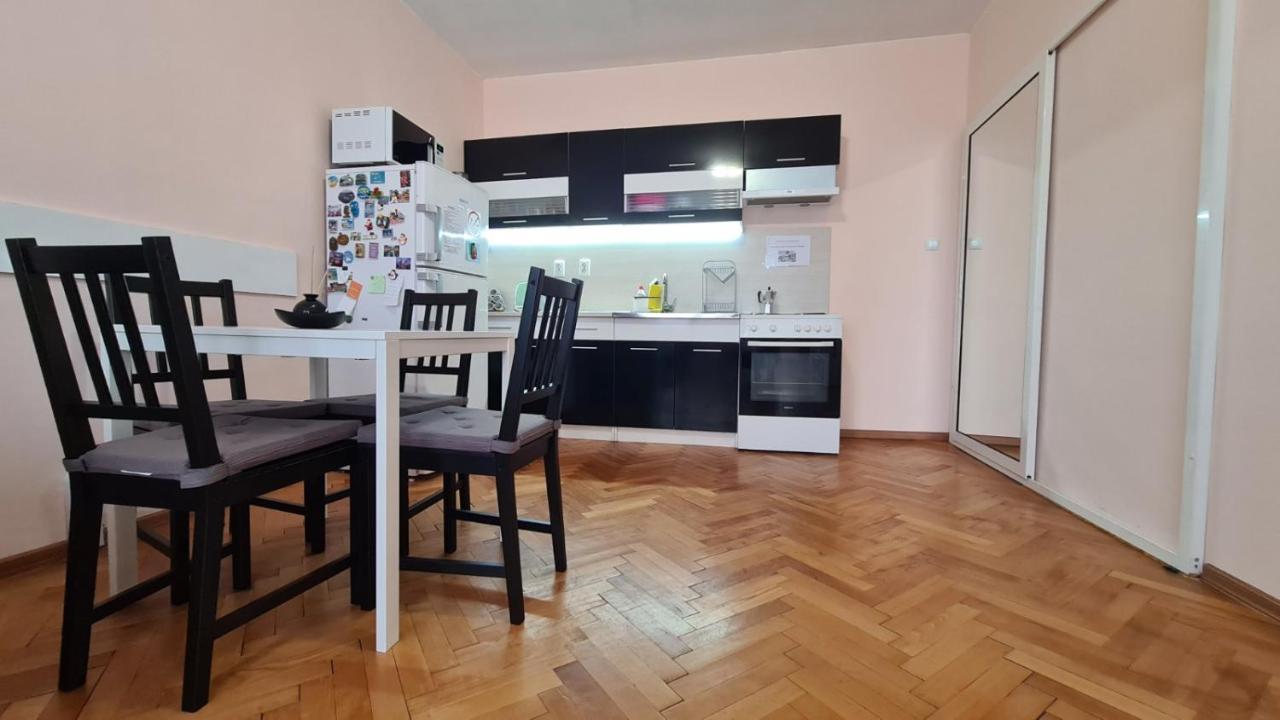 Lovely City Center 1Bd, 1Bt Apartment Sofia Bagian luar foto